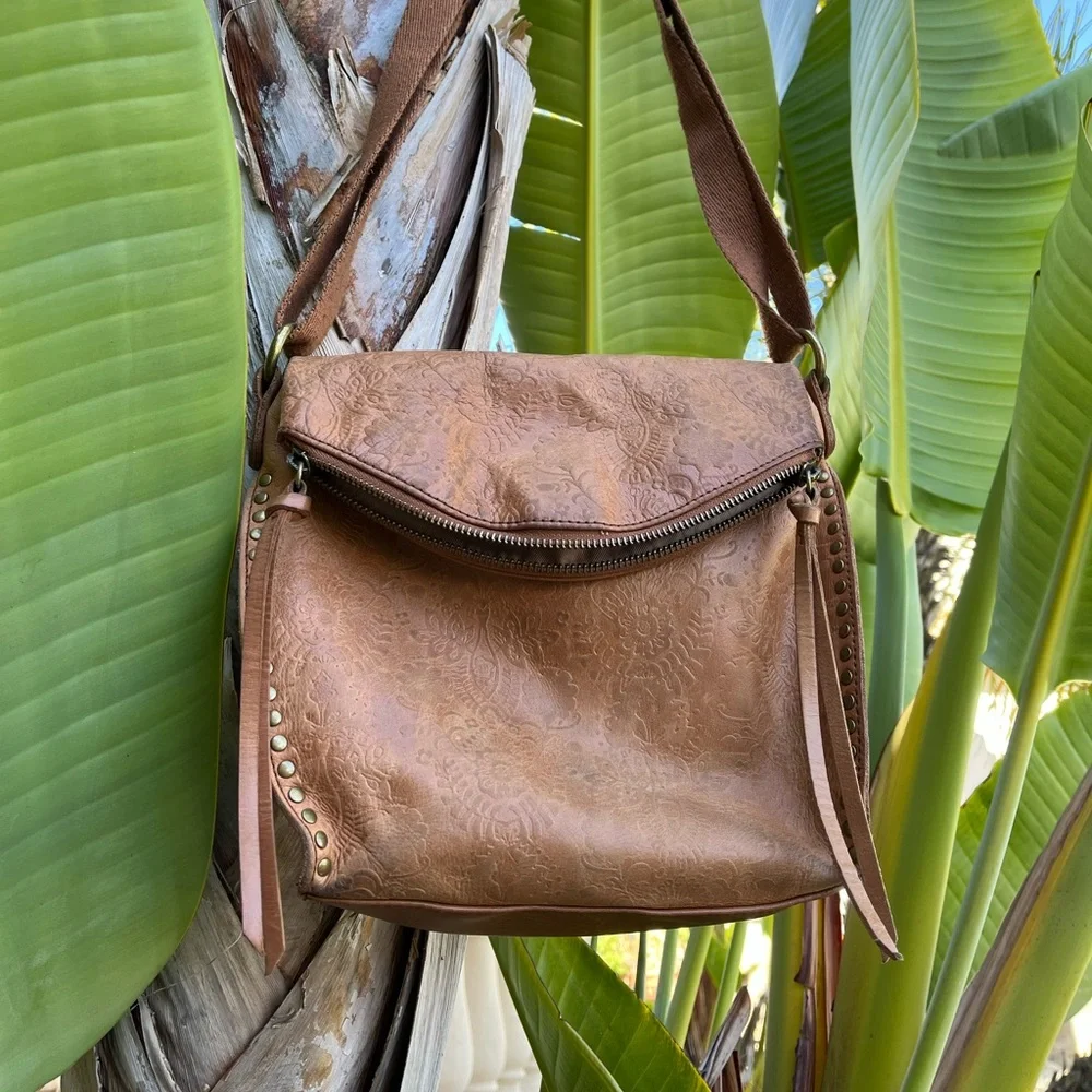 The Sak Leather Studded Tassel Purse Shoulder Bag Bohemian Boho Distressed Cute - Picture 13 of 13